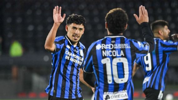 Atlético Tucumán surpreende, goleia o Talleres e carimba passaporte na Copa Argentina