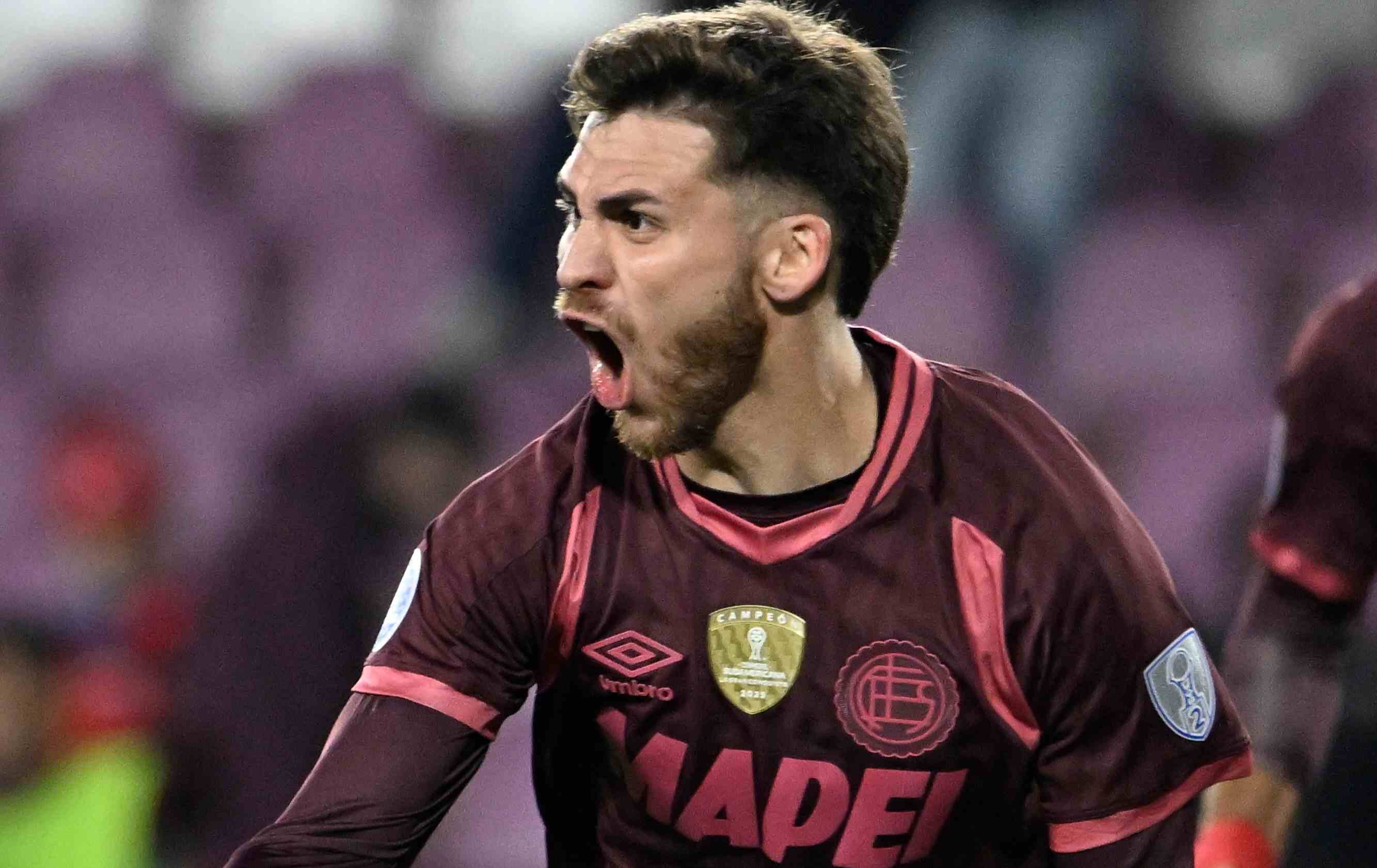 Com um a menos por mais de meia hora, Lanús bate o Cienciano e deixa a vaga nas oitavas por um triz